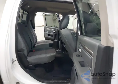 2017 Ram 1500 Big Horn 4X4 6'4 Box z USA, uszkodzony, nr VIN 1C6RR7TT0HS709370